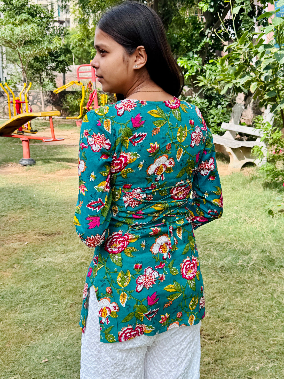 Bibhatsu Women's Green Floral Printed Casual  Cotton Kurti Top